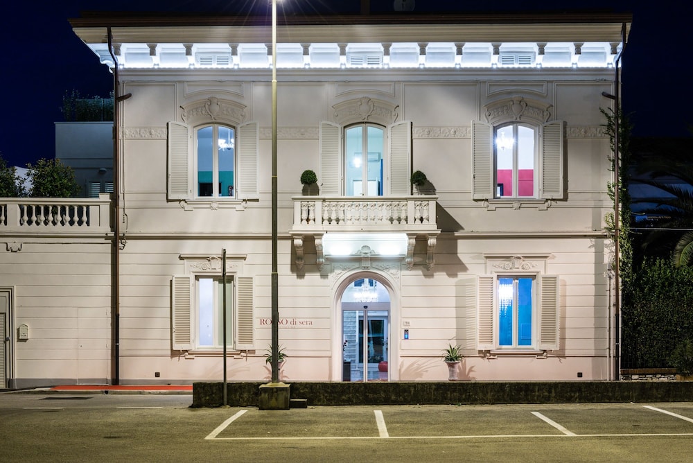 Rosso di Sera Relais Tuscany in Pisa, Italy