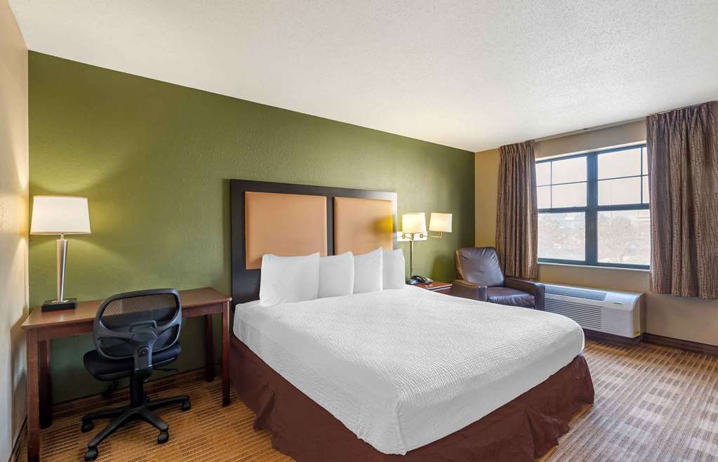 Extended Stay America Suites Chicago Woodfield Mall - photo 16