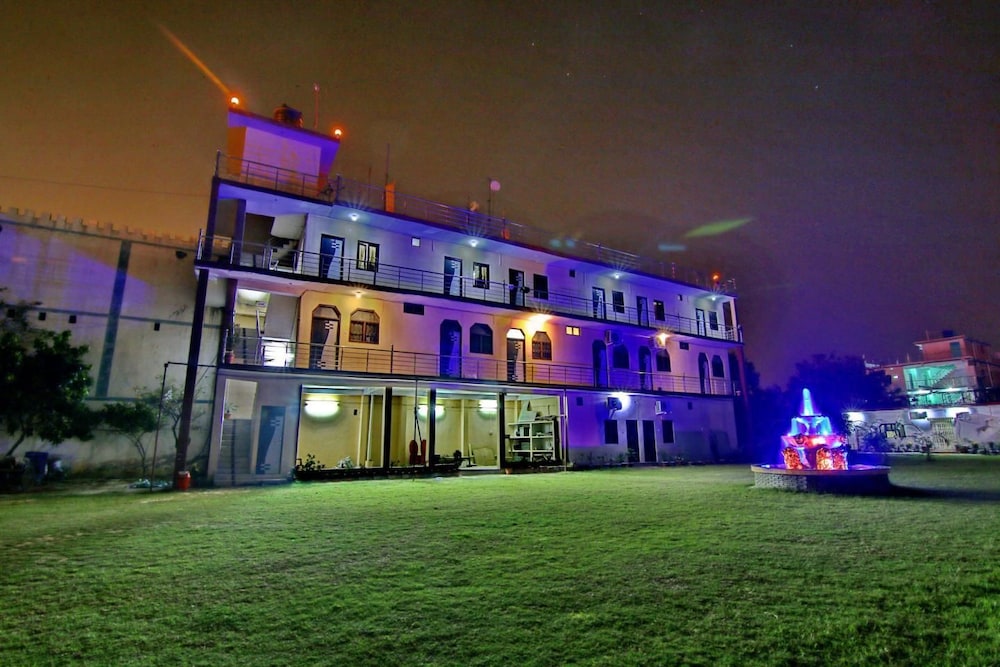 Hotel Mangalam Palace Lucknow Airport