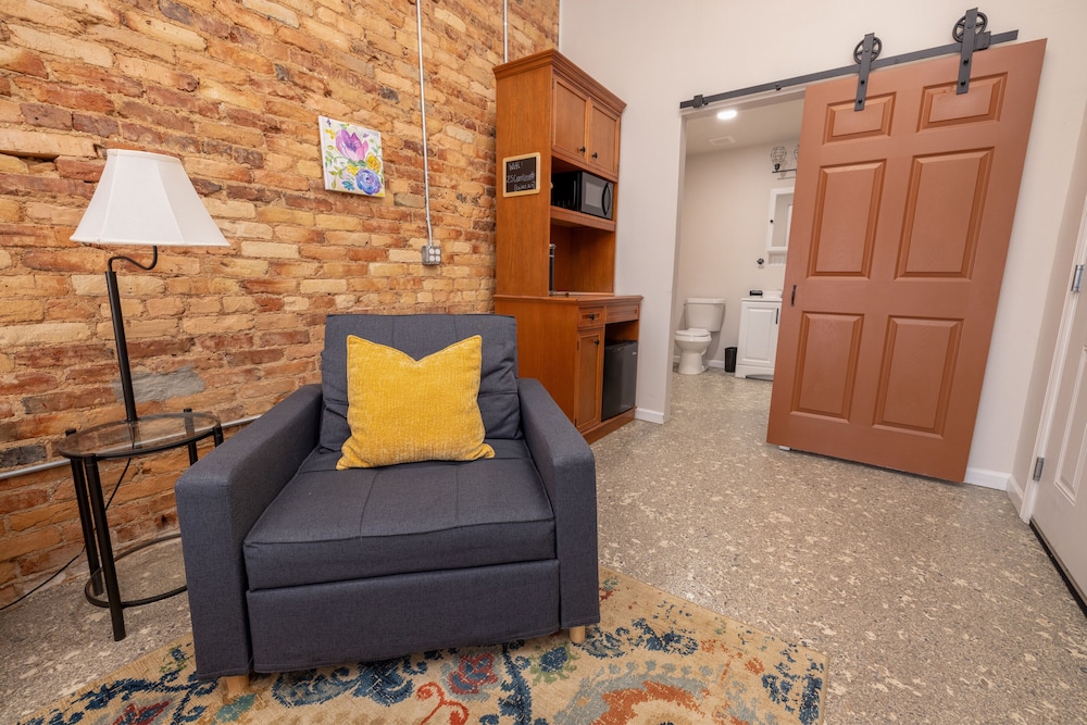 Hartwell Suites - photo 13