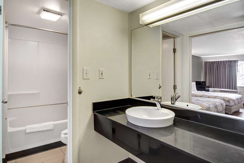 Motel 6 Lima OH - photo 16