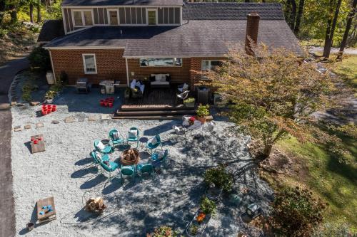 The Wine Cottage Spacious 5BR Near Nelson 151 — 4-Star Luxury Hotel in Afton, United States