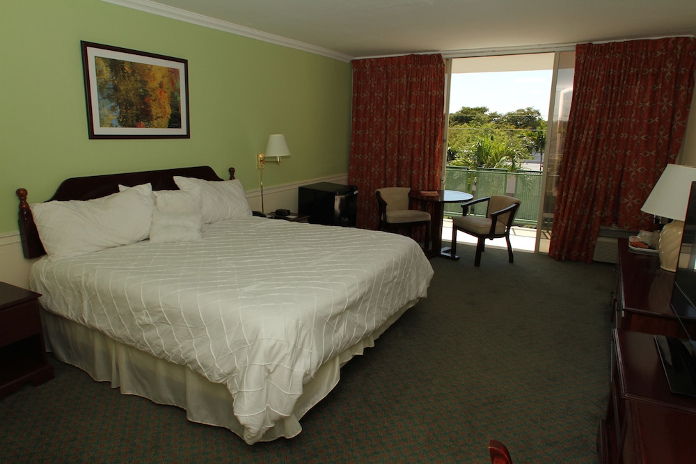 Chateaubleau Hotel - photo 23