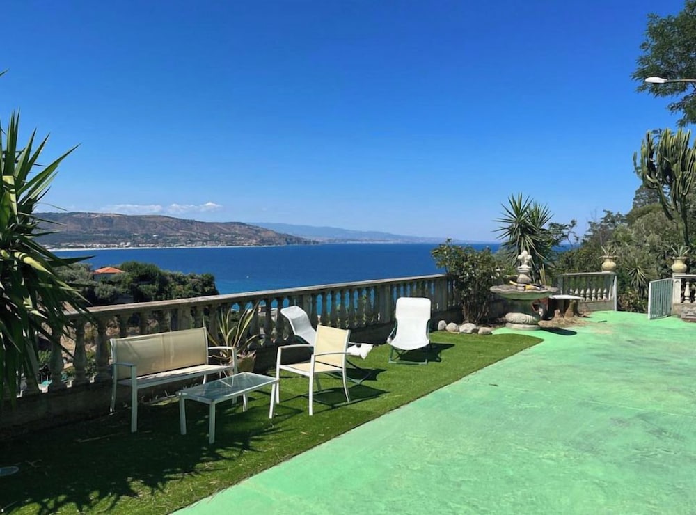 Hssoverato in Soverato Marina, Italy