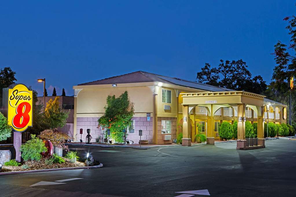 Super 8 by Wyndham Ukiah - photo 2