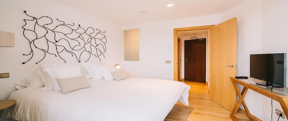 Hotel Rural Quercus Tierra in Garganta De Los Montes, Spain