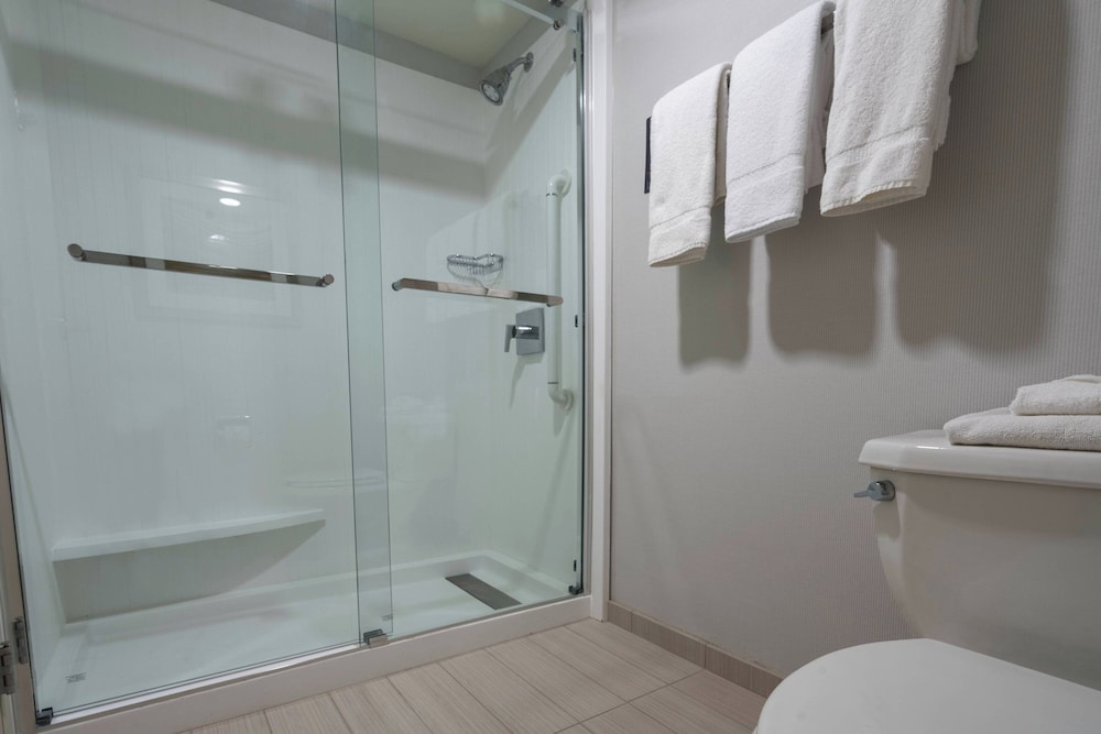 Courtyard by Marriott Cleveland Willoughby - photo 19