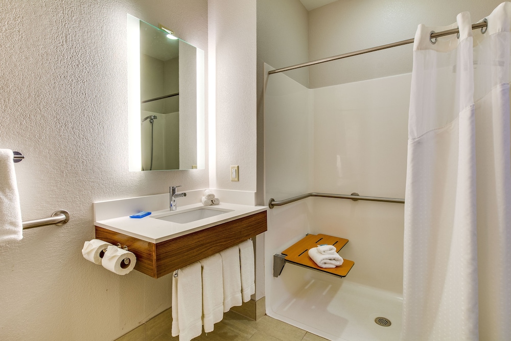 Holiday Inn Express Vincennes by IHG - photo 11