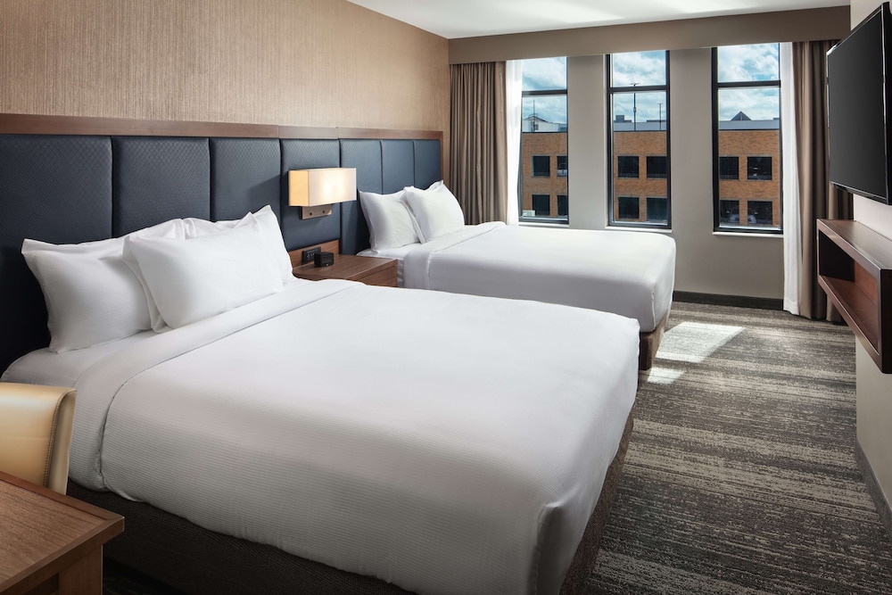 Embassy Suites by Hilton South Bend at Notre Dame - photo 11