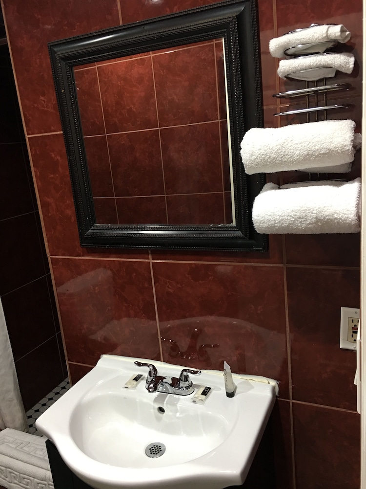Harris Motel - photo 10