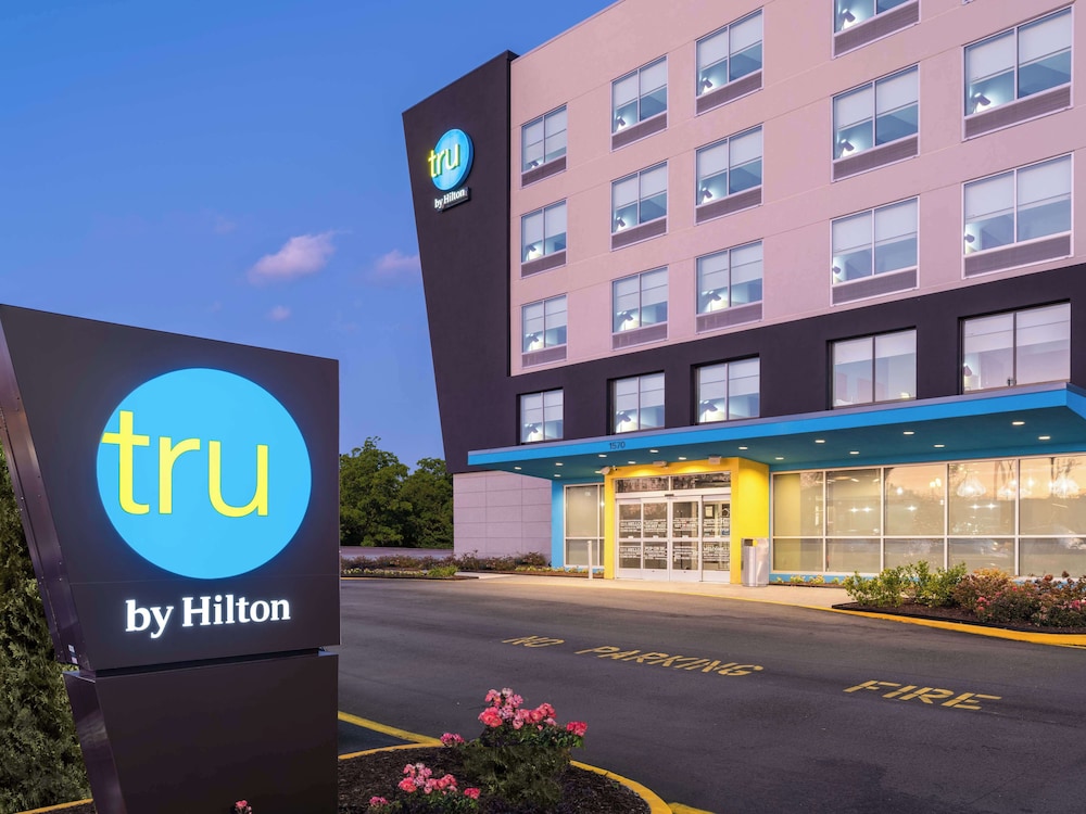 Tru by Hilton Chesapeake Greenbrier - photo 25