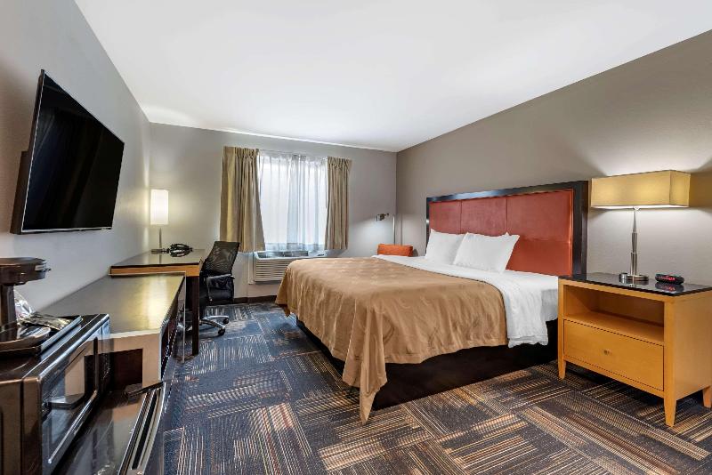 Quality Inn & Suites Evansville Downtown - photo 52