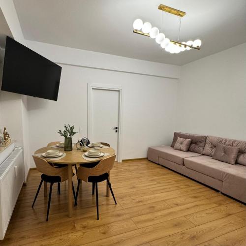 Beautiful apt with two bedrooms — 4-Star Luxury Hotel in Bucharest, Romania