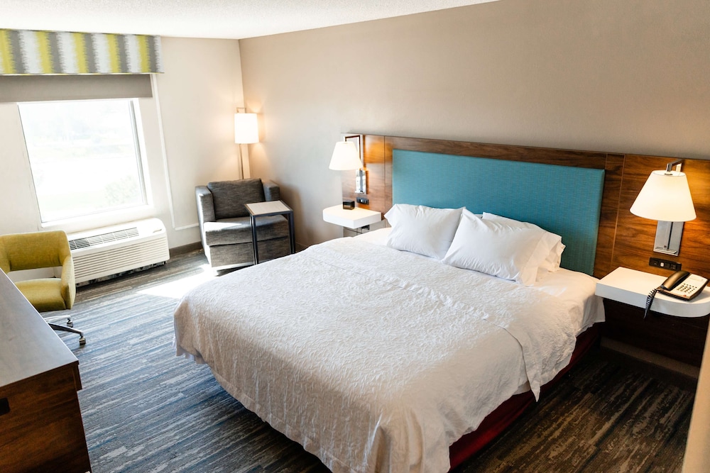 Hampton Inn & Suites Scottsbluff Conference Center - photo 7