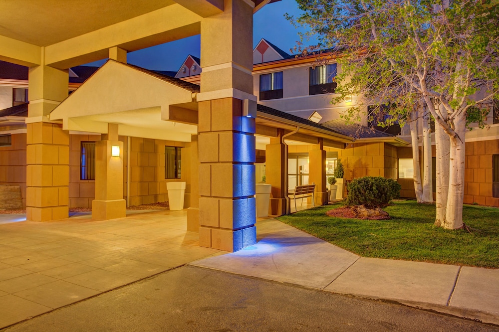 Holiday Inn Express & Suites Montrose Black Canyon Area by IHG - photo 45