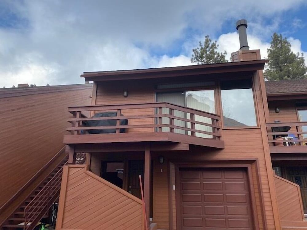 Canyon Ski and Racquet in Mammoth Lakes, United States