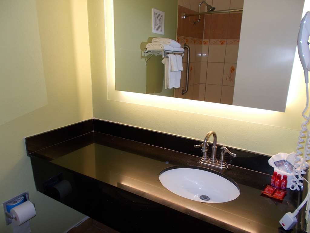 SureStay Plus Hotel by Best Western St Marys Cumberland - photo 35