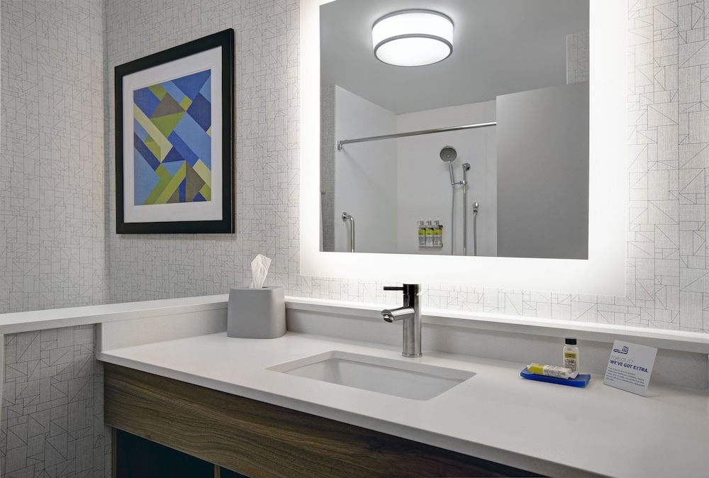 Holiday Inn Express Milwaukee Downtown by IHG - photo 19