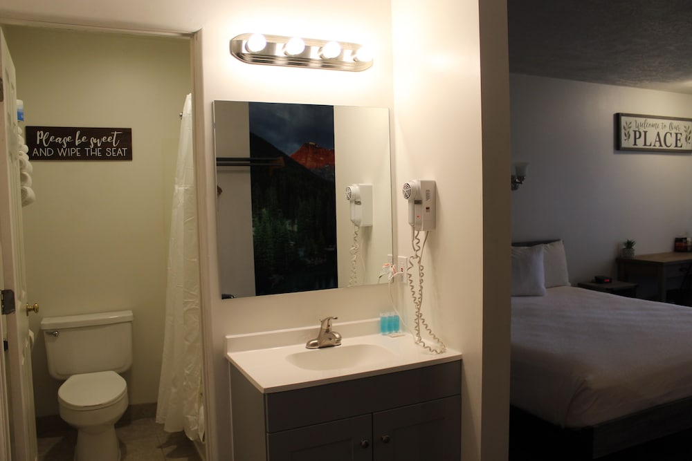 Rodeway Inn Whitehall - photo 44