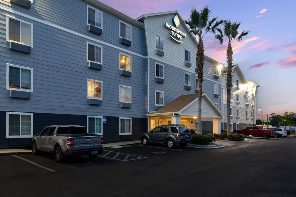 WoodSpring Suites Jacksonville East 295 Cruise Port - photo 25