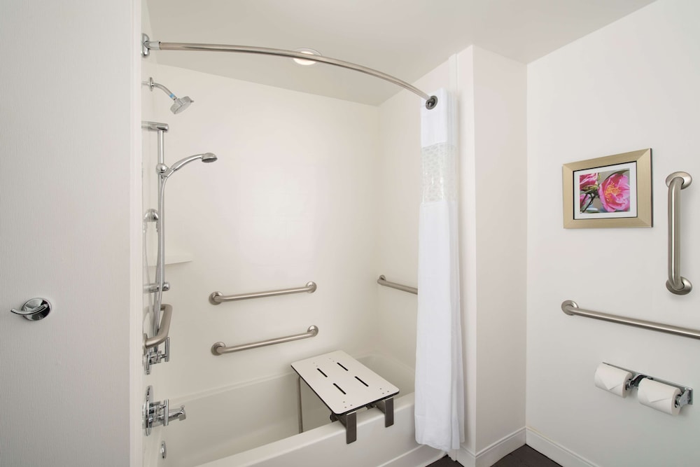 Hampton Inn Huntsville Village of Providence - photo 19