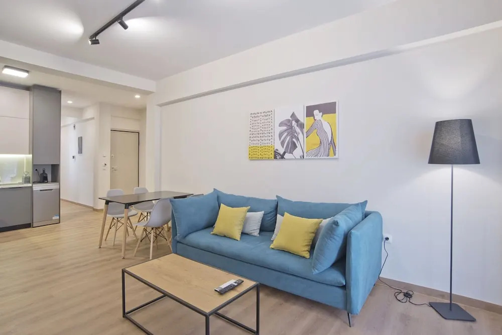 Athenian Escape 2BR 2BA Stylish Fully Reno Apt — 4-Star Luxury Hotel in Athens, Greece