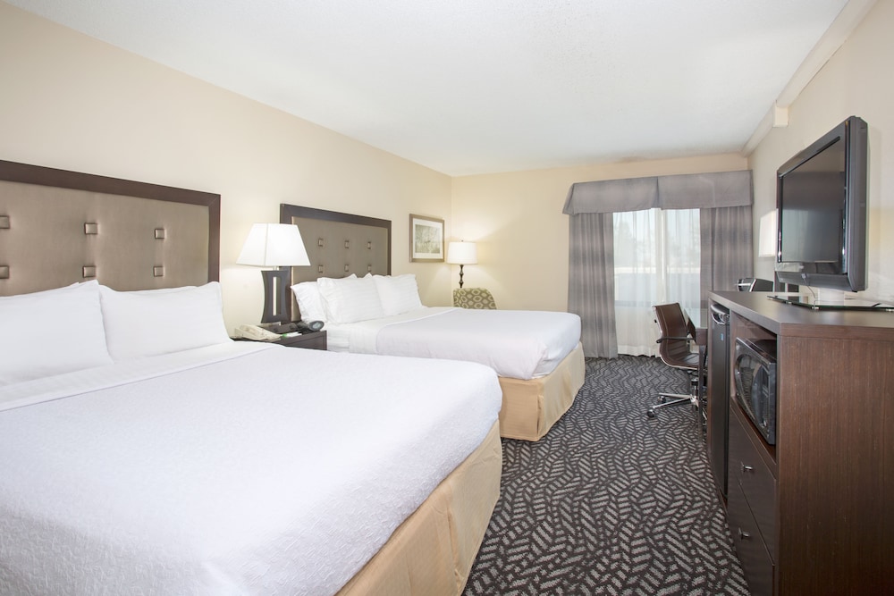 Wyndham Grand Executive Center Little Rock Airport - photo 13