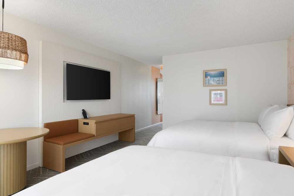 The Ambassador Hotel of Waikiki Tapestry Collection by Hilton - photo 12