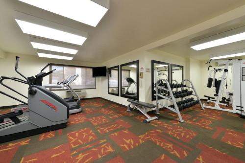 Hawthorn Suites by Wyndham Sacramento - photo 27