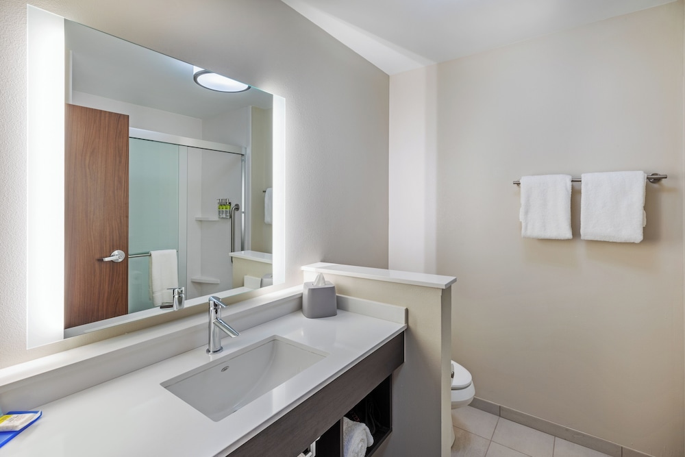 Holiday Inn Express & Suites Purcell by IHG - photo 16