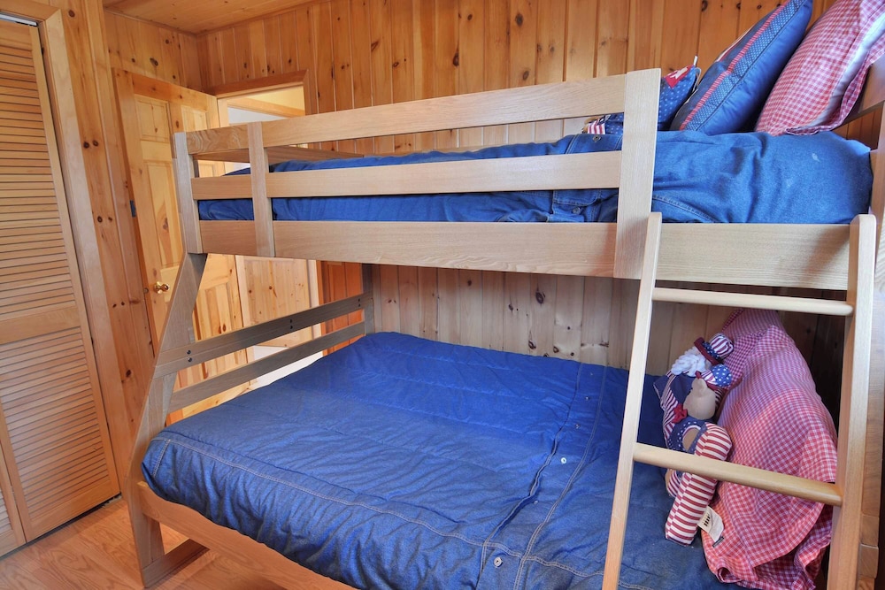 Sunset Shores Retreat - photo 9