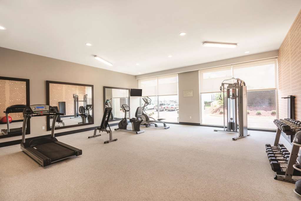 La Quinta Inn & Suites by Wyndham Memphis Downtown - photo 7