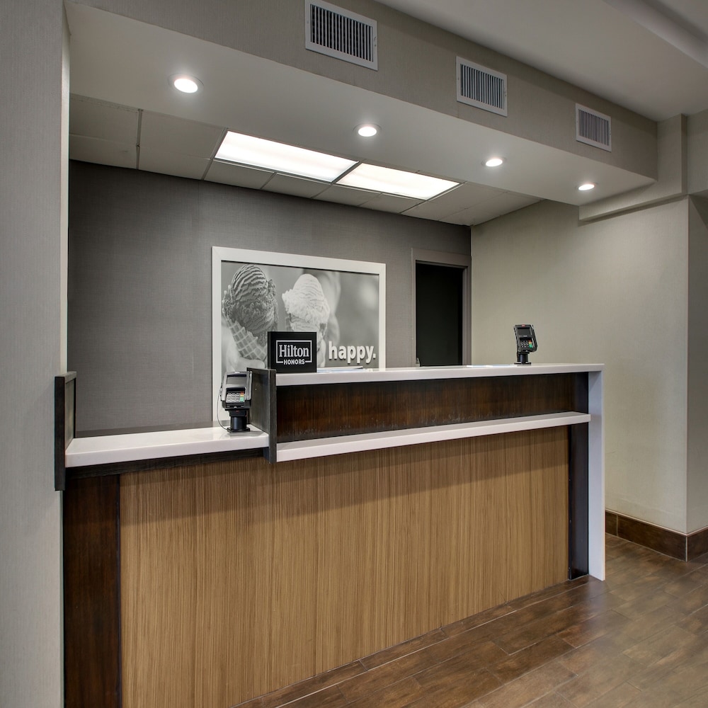 Hampton Inn Shreveport Airport - photo 4