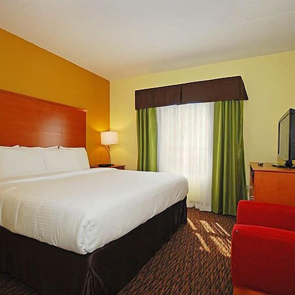 University Hotel & Suites Shippensburg Trademark by Wyndham - photo 24