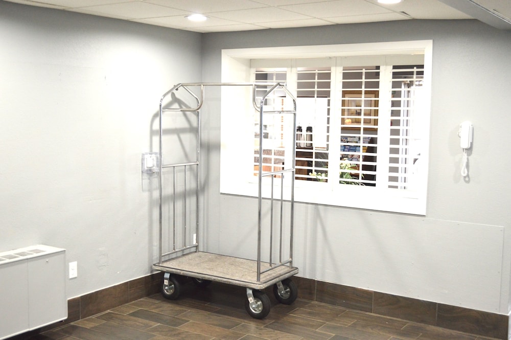 Americas Best Value Inn & Suites St. Cloud - photo 18