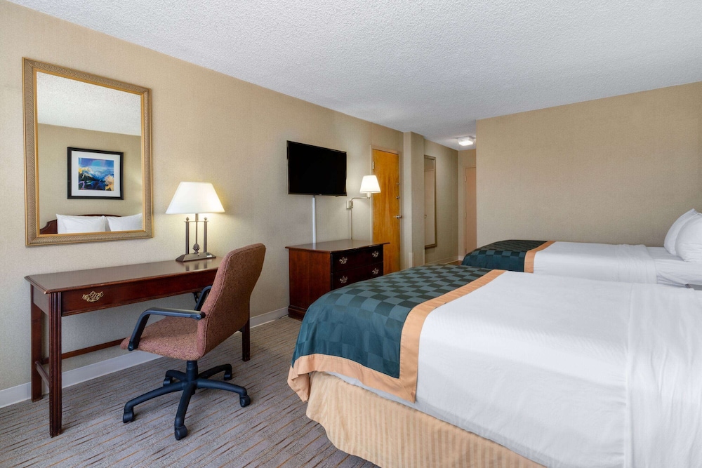 Ramada by Wyndham Reno Hotel and Casino - photo 16
