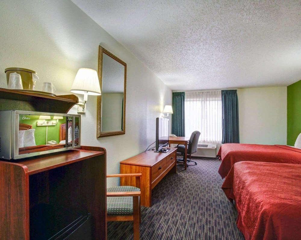Quality Inn & Suites Airport - photo 15