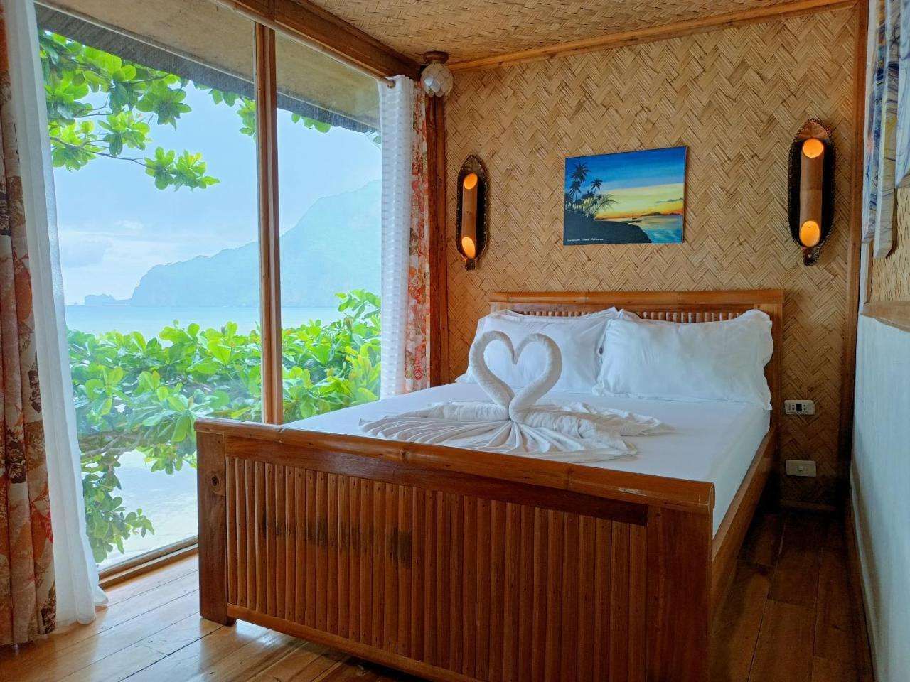 Hut Sunset View in El Nido, Philippines