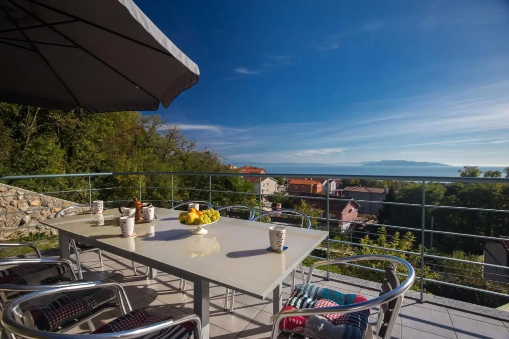 Apartments Bellavista — 4-Star Luxury Hotel in Matulji, Croatia