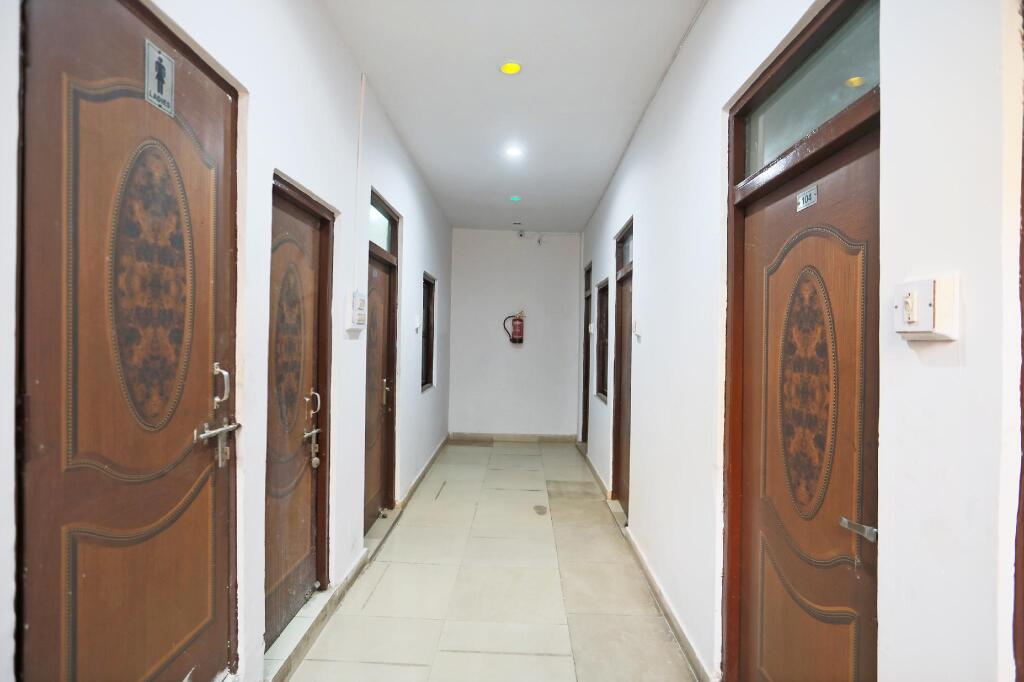 Yadav Hotel And Restaurant by Oyo Rooms in Narnaul, India