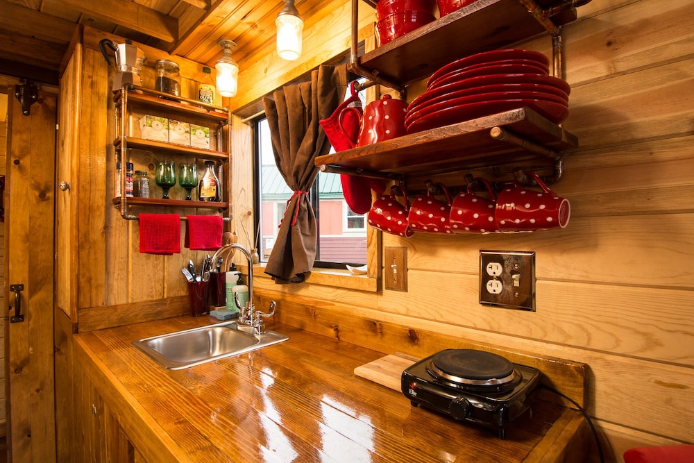 Caravan The Tiny House Hotel - photo 26