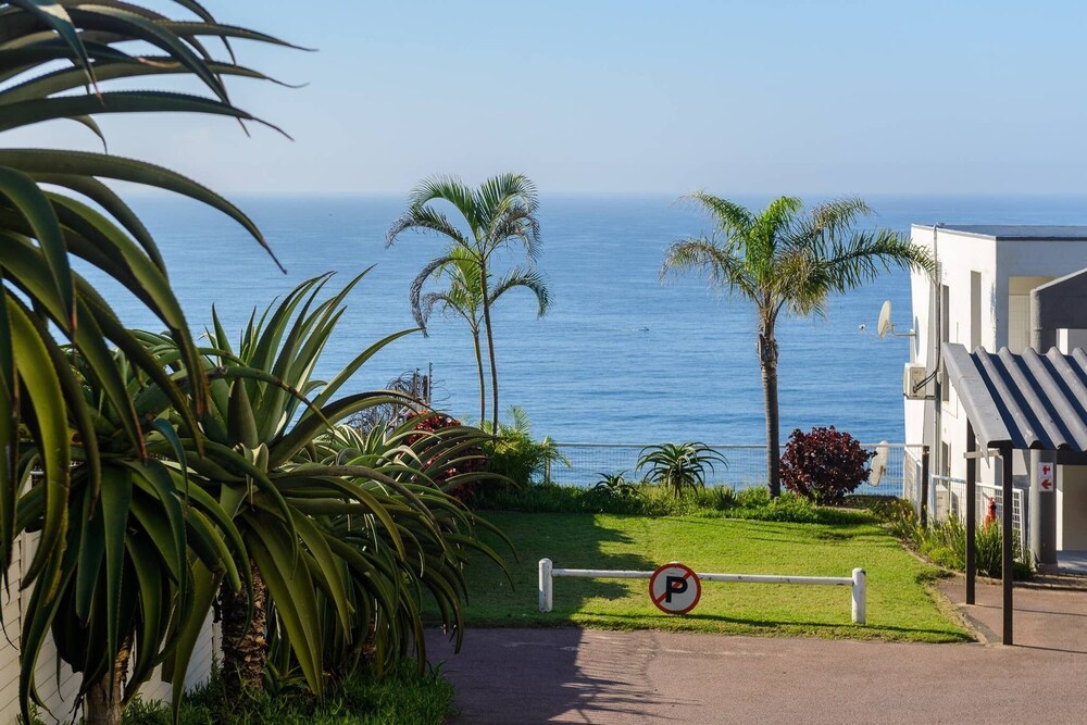 Sands Beach Breaks Umdloti Beach View — 4-Star Luxury Hotel in Durban, South Africa
