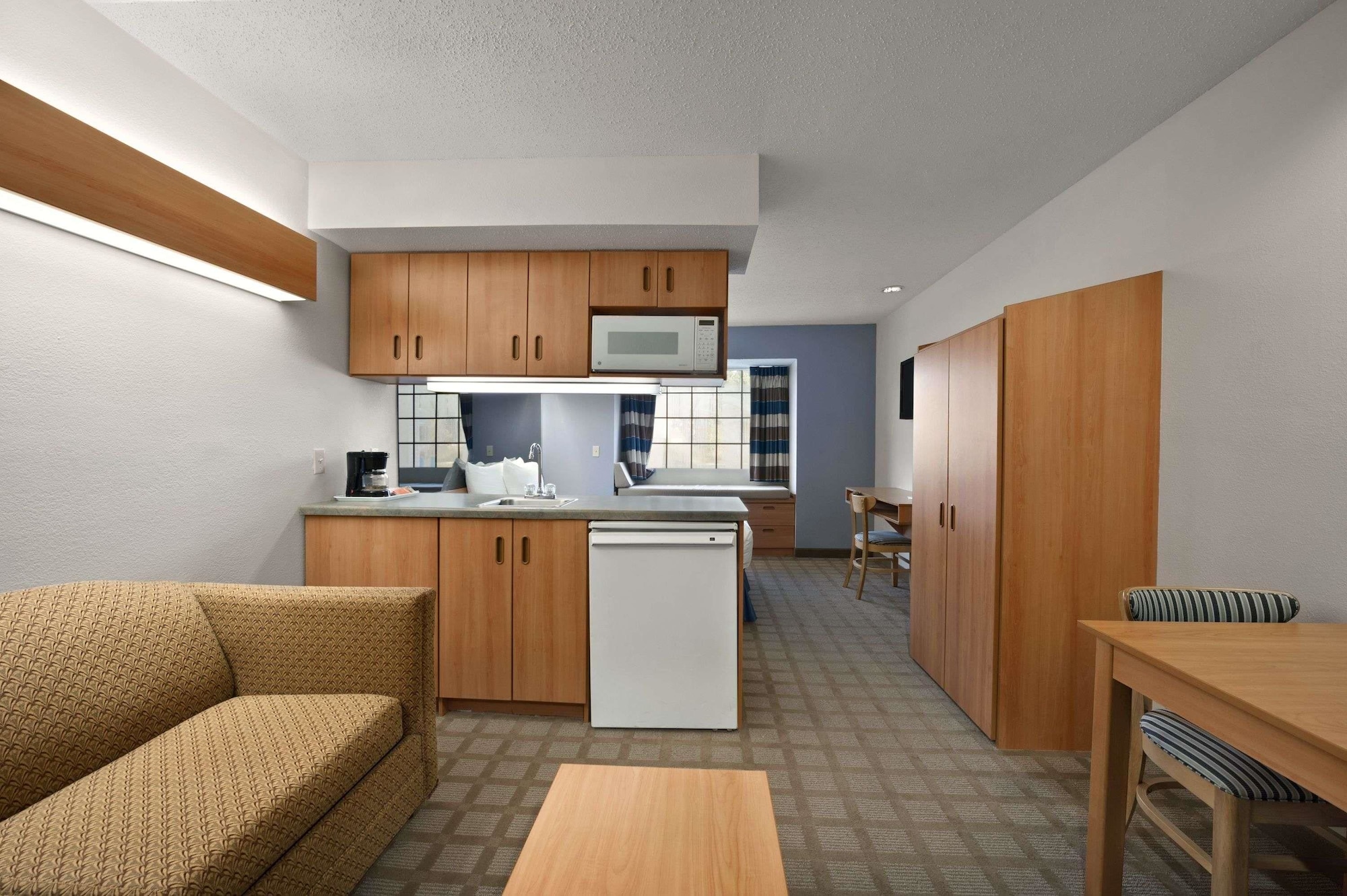 Microtel Inn & Suites by Wyndham Ponchatoula Hammond - photo 19