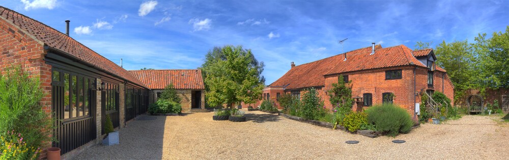 the Orangery Suites — 4-Star Luxury Hotel in East Dereham, United Kingdom