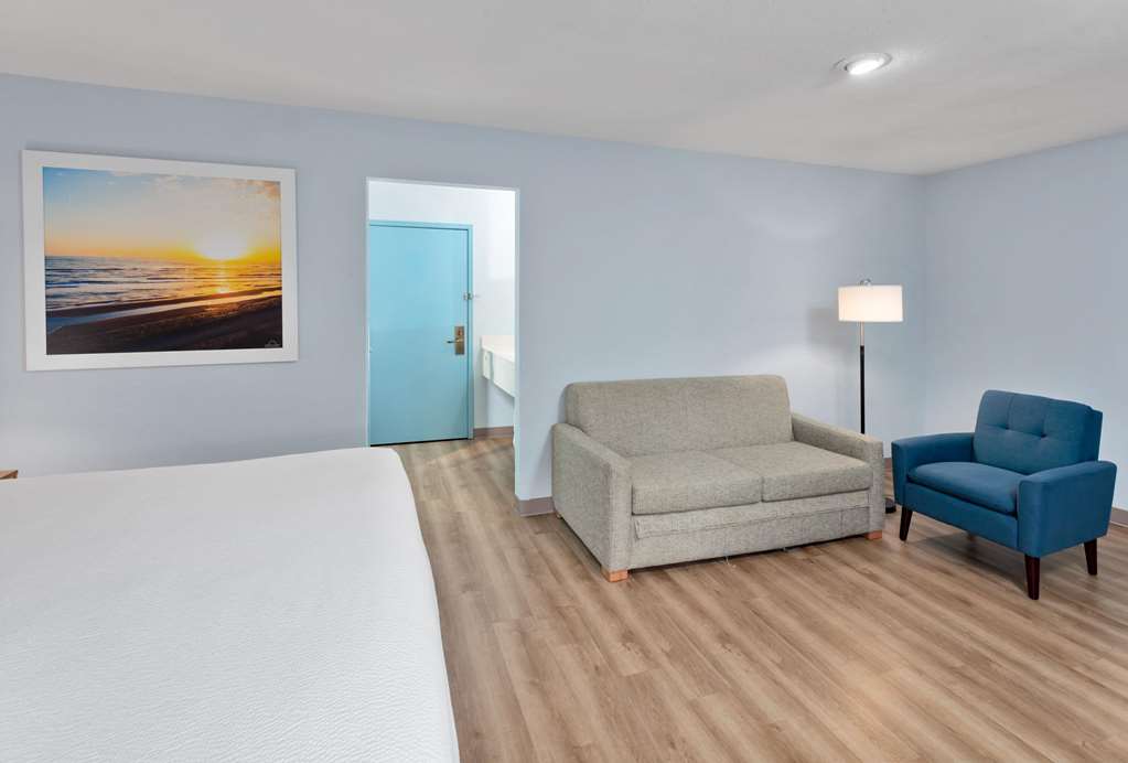 Days Inn & Suites by Wyndham Siler City - photo 22