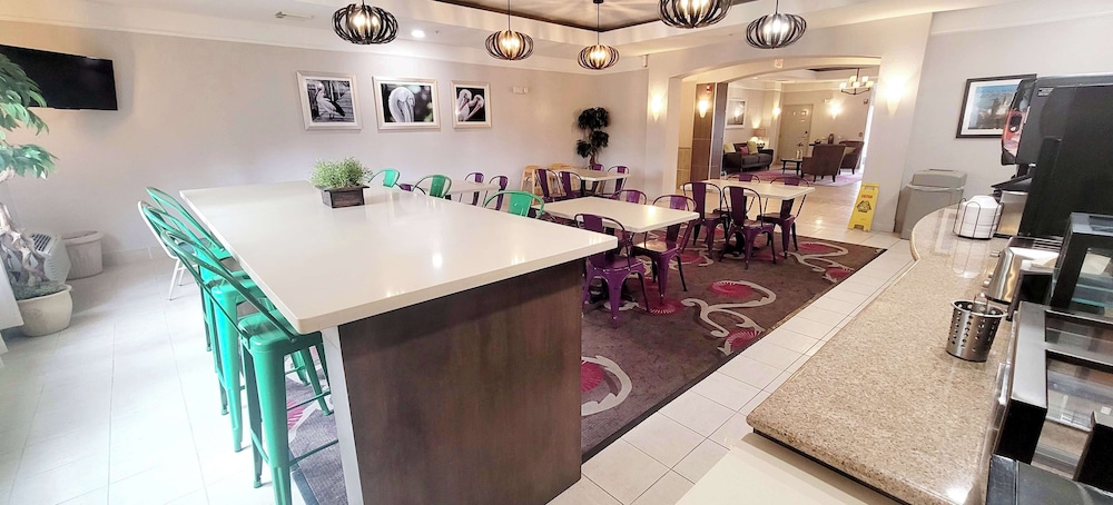Kemah Edgewater Hotel SureStay Collection by Best Western - photo 20