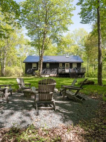 Chic Cabin With Hot Tub And Fire Pit 22029122 — Roscoe