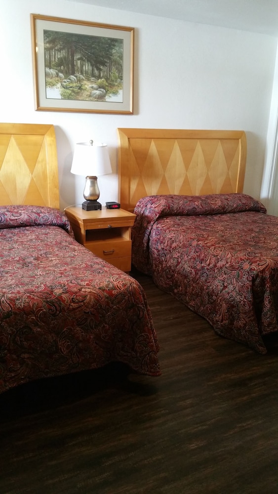 Ontario Inn - photo 16