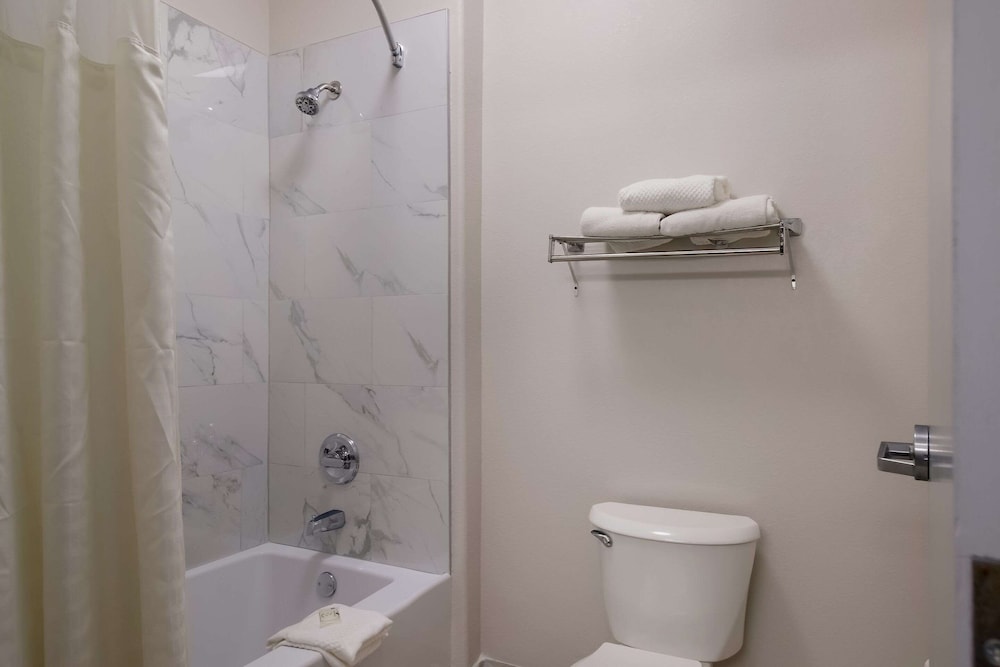 Quality Inn Columbia I 65 - photo 27