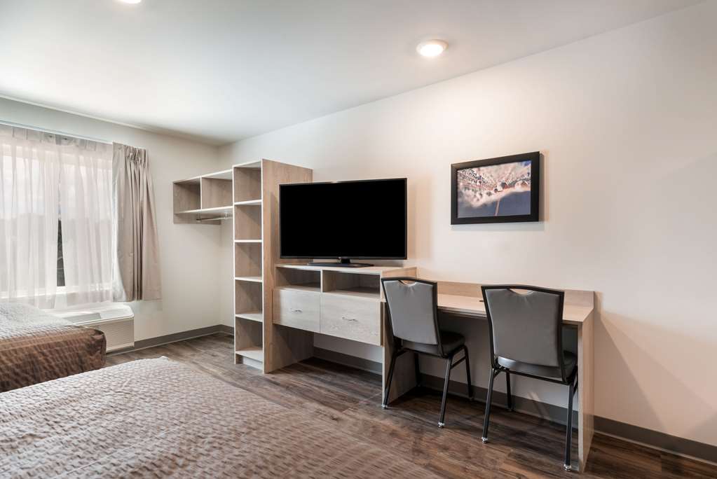 WoodSpring Suites Greensboro High Point North - photo 23